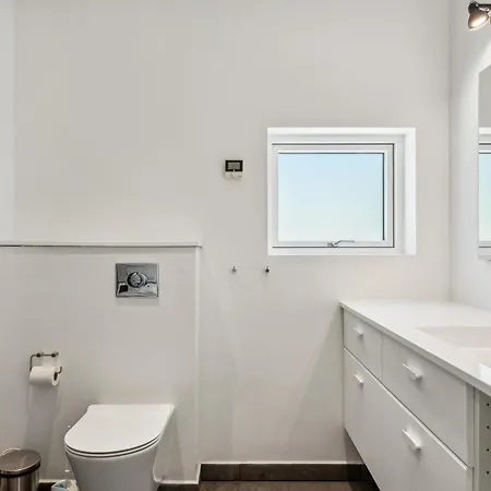 Modern In Handrup Bakker Close To And Nature بيت للعطل